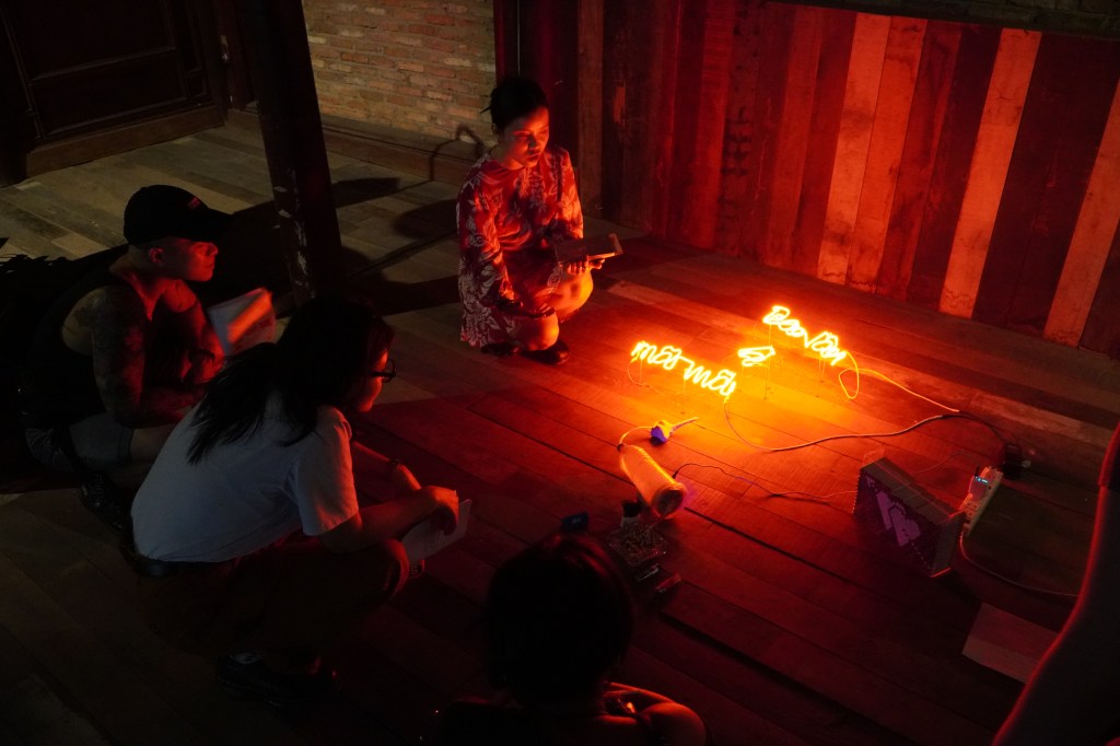 Exhibition Walk-through with Linh Lê, Lê Đ. Chung & Tâm Đỗ | 𝟨 𝒫𝑀 𝒾𝓃 𝓉𝒽𝑒 𝒶𝒻𝓉𝑒𝓇𝓃𝑜𝑜𝓃. 𝒯𝒽𝑒 𝒹𝒶𝓎 𝓌𝒶𝓈 𝓁𝑜𝓃𝑔. 𝒯𝒽𝑒 𝓃𝒾𝑔𝒽𝓉 𝓉𝑜𝑜 𝓌𝒶𝓈&nbsp;𝓁𝑜𝓃𝑔.