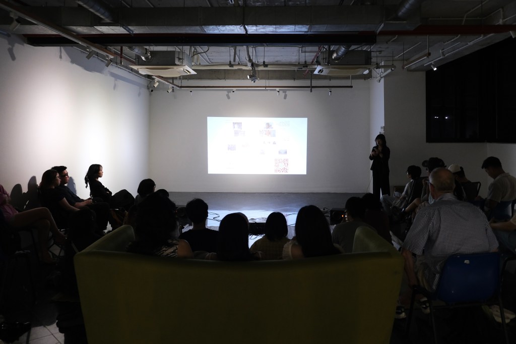 giữa những chớp bóng, tôi mơ tiếp những giấc mơ | in between frames, i dream the dreams i have been&nbsp;dreaming