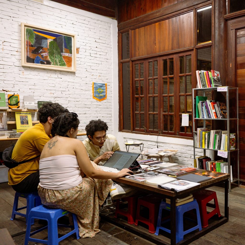 Mango Tree Reading Station | Trạm Đọc Cây&nbsp;Xoài